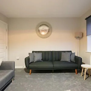 Stradbroke House - 5 Bed Townhouse, Sleeps 11, Great For Group & Workers, Free Parking & Netflix - Hosted By Host Save Sheffield