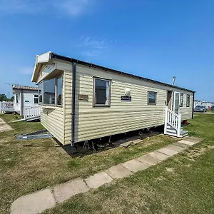 Lovely 6 Berth Caravan For Hire At Barmston Ref 62062hc Lund